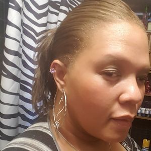 Meet your Posher, Latisha